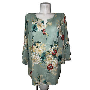 Violet & Claire Top Size 2X Green Floral Accordion Pleated Sleeves V-neck Tunic